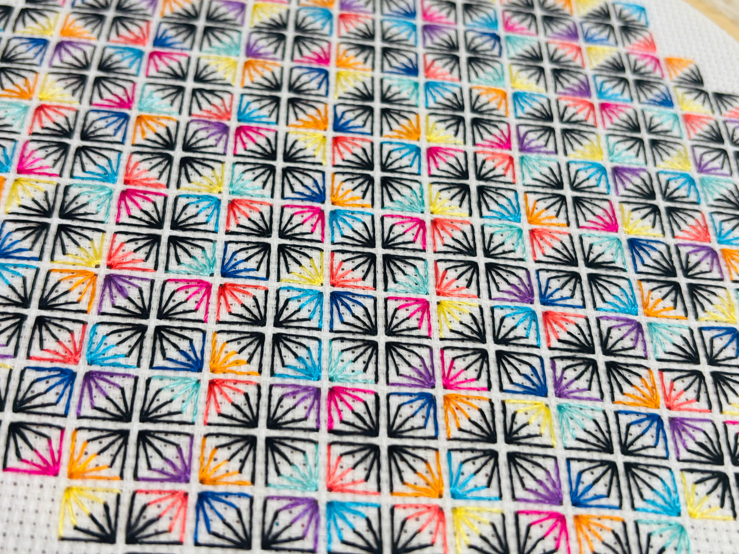 DIAMOND SQUARES : RAINBOW ON WHITE